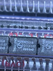 Lote de DIEZ (10) chip temporizador Phillips NE555N en paquete PDIP8 - Imagen 1 de 2