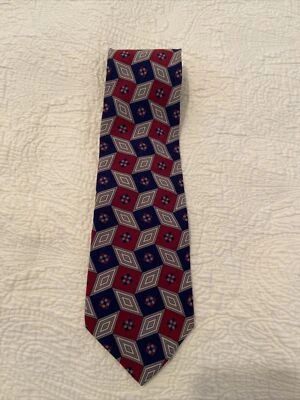 Henry Grethel Men's 100% Italian Silk Tie Red Diamond Geometric 58" L X 4" W - Image 1 of 4