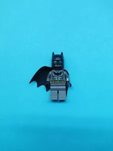 Lego DC Super Heroes Minifigure Batman Dark Bluish Gray Suit Spongy Cape 76027! - Picture 1 of 4
