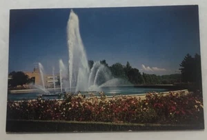 University Of Washington, Drumheller Fountain, Seattle, Wash. Postcard (R1) - Picture 1 of 2