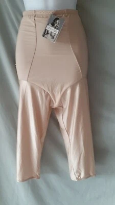 Dominique Ropa moldeadora desnuda Capri Light Control Pantalones delineador sedoso mediano 29" cintura Foto 1 de 4
