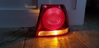 Luz trasera exterior del lado derecho del pasajero Volkswagen Jetta City 2008 2009 2010 OEM Foto 1 de 4