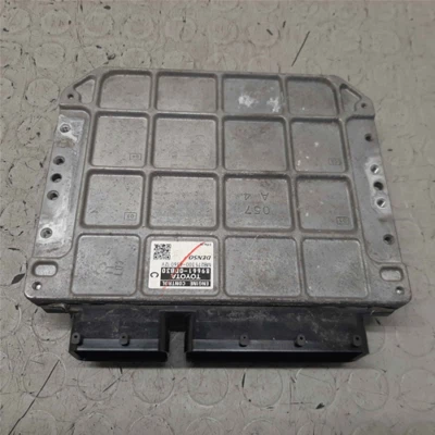 896610DB30 /  MB2753004360 CENTRALINA INIEZIONE TOYOTA YARIS 2009 1.3B - Immagine 1 di 2