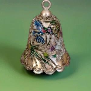 Adorno Campana Cloisonne Esmaltada De Colección con Bordes Festoneados 2.5" Alto 2.25" W - Imagen 1 de 6