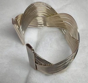 Goldfarbenes breites Multi-Draht Twist Manschette Armband 35 mm 44,64 g Edelstahl Stil Neu ohne Etikett - Bild 1 von 9
