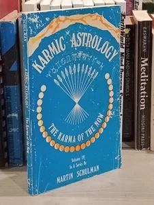 Karmic Astrology Vol. 1 The Moon's Nodes and Reincarnation by Martin Schulman PB - Imagen 1 de 5