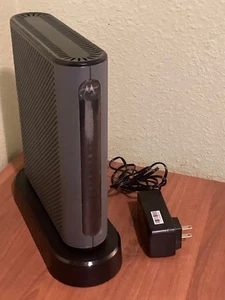 Motorola MT7711 24x8 Kabelmodem + AC1900 WLAN Router - Schwarz - Bild 1 von 3