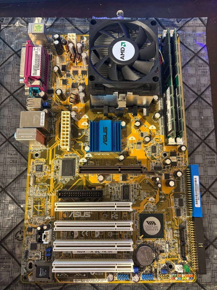 Sistema vintage ASUS K8V-X SE Athlon 64 3000+ 2 GB DDR FX5700LE AGP probado Foto 1 de 3