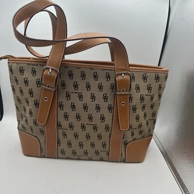 Bolso de mano grande B Brentano Foto 1 de 4