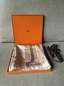 Sciarpa di seta elettrica Hermes - Foto 1 di 9