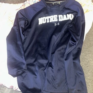 Notre Dame Squadra Manica Lunga Pesante Rilasciata Proteggi La Casa Taglia Large Patched - Foto 1 di 5
