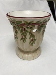 Yankee Candle Holiday Tarts Wax Melt Warmer Christmas Holly Green Use W TeaLight - Picture 1 of 9