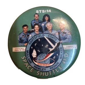 NASA VINTAGE STS-14 DISCOVERY ASTRONAUTS CREW BADGE/PIN SPACE SHUTTLE 41-D - Picture 1 of 2