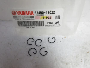Yamaha YAS1 AS2 YAS3 RD125 YG1 JT1 LB80 LS2 Piston Pin Clip x5 OEM 93450-13022 - Picture 1 of 3