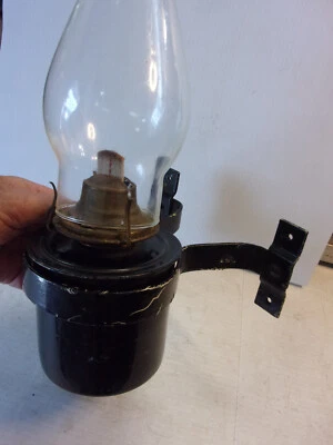 Lâmpada a óleo vintage GPR latão com cabide de parede de ferro fundido com chaminé de vidro hopknob - Imagem 1 de 4