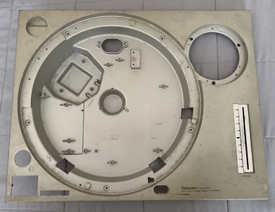 Technics SL-1200MK2 Gabinete de Rodapé de Alumínio Prata (PARA PEÇAS) (BOM ESTADO) - Imagem 1 de 4