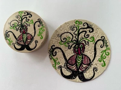 Springbok Thingie Puzzle King of Aphids by Sandy Miller 7" Circle COMPLETE - Image 1 of 4