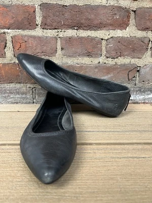 FRYE “SIENNA” Zapatos Planos Cuero Slip Ons Talla 8.5 M Puntera Punta Mocasines Negro Foto 1 de 4