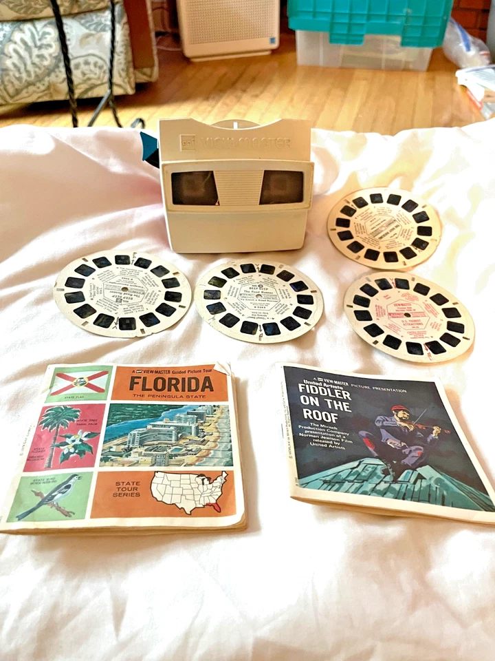 Viewmaster 1960's GAF with six Slides! Fiddler On The Roof, Florida - Image 1 of 1