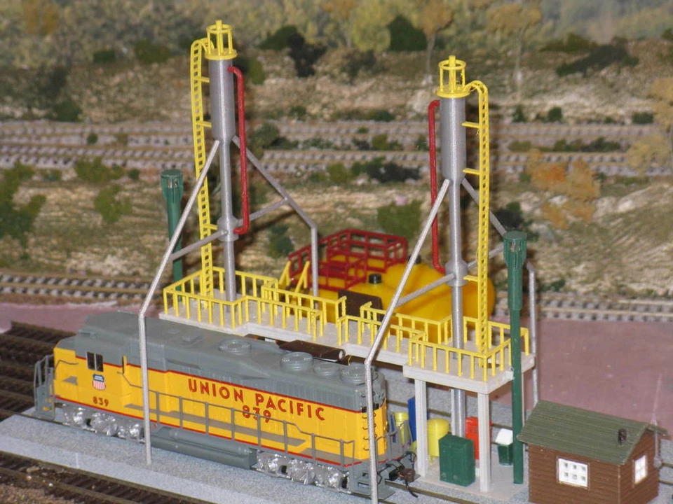 Estación de servicio diésel impresa en 3D, escala HO Foto 1 de 4