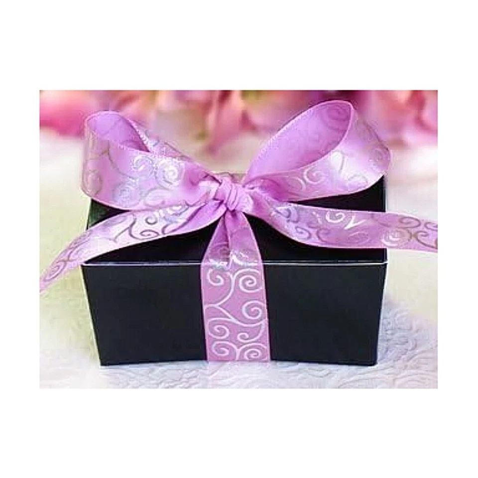 Cinta de satén rococó rosa de 5/8" de ancho con remolinos plateados - carrete de 10 yardas Foto 1 de 1