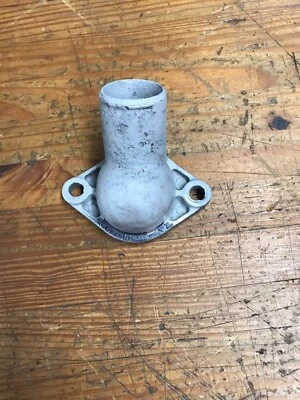 carcasa termostato GM 3837223 chevrolet corvette  Foto 1 de 4