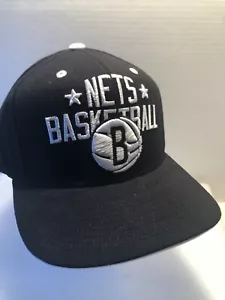 Nuovo cappello Adidas Brooklyn Nets basket snapback berretto NBA nero bianco - Foto 1 di 10