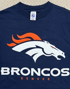 Denver Broncos Tee NFL Football Logo 7 Graphic T-Shirt Vintage Fit Size S/M Navy - Picture 1 of 10