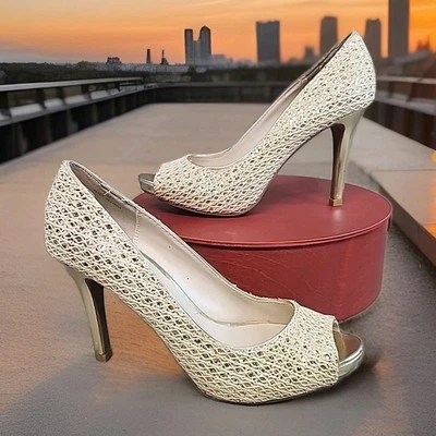 Zapatos de salón Audrey Brooke dorados punta abierta tacón de 4" para mujer talla 6M brillante cóctel Foto 1 de 4