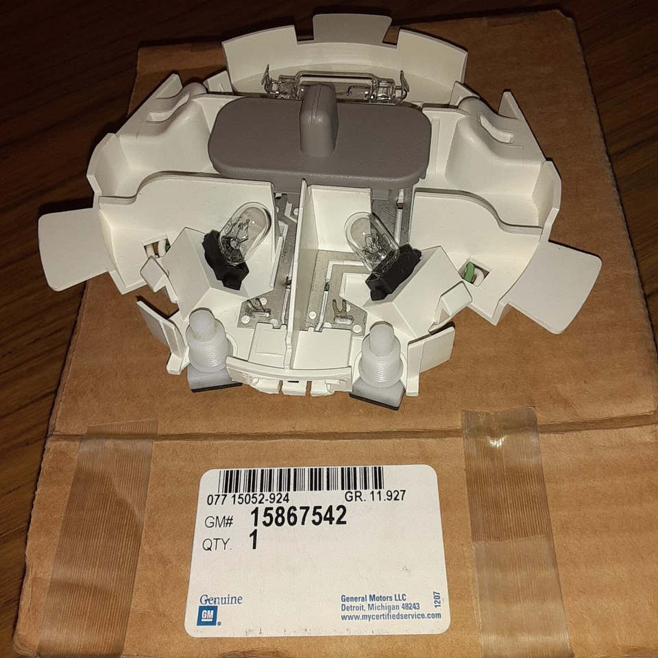 GM#15867542 lamp housing single lens w/switch Chevy Malibu Pontiac G6 2005-08 E2 - Image 1 of 1