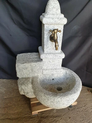 Granitbrunnen Säule mit Wasserhahn weiß eckig als  kompl. Set - Bild 1 von 3