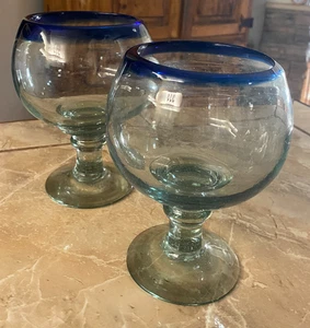 Vintage - large 7" handblown Mexican glass margarita glass, blue rim - 2 - Picture 1 of 7
