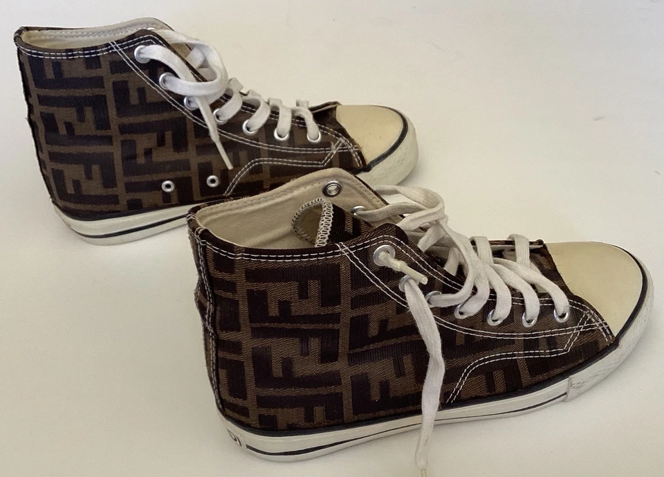 Zapatillas altas FENDI de lona FF tiro microperforado EE. UU. 7 UE 37 negras tabaco Foto 1 de 4