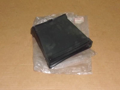 Camión Dodge D50 Plymouth 1980 80 flecha nuevo de stock Mitsubishi centro calentador ventilación conducto Foto 1 de 3