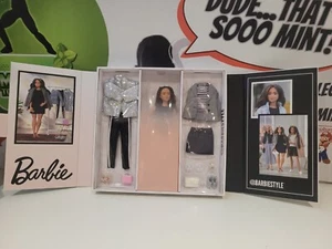 Mattel Barbie Signature BarbieStyle Fashion Doll Collector's Edition #3 - Bild 1 von 10
