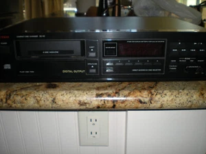 LUXMAN COMPACT DISC CHANGER 113 - Picture 1 of 2