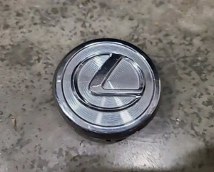 Lexus Various 42603-AH010 OEM Center Wheel Cap Rim Hub Cover Ribbed Chrome D1210 - Picture 1 of 4