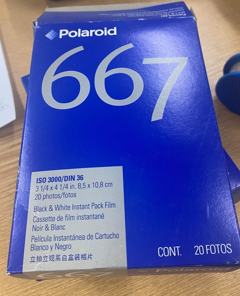 Polaroid 667 - Black & white instant film ISO 3000 10 exposures 2 cassettes #636508