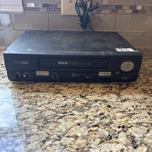 RCA VCR VHS Tape Player No Remote Model VR646HF. Error Wont Read - Picture 1 of 13