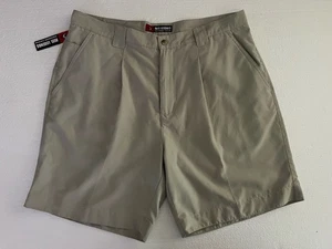 Reel Legends Performance Shorts Herren Gr. 38 Shorts Khaki Plisseeshorts  - Bild 1 von 5