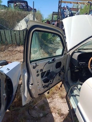 Driver Left Front Door Fits 98-02 LINCOLN CONTINENTAL 98364 - Image 1 of 4