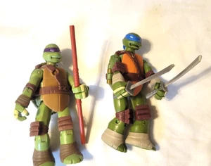 Nickelodeon 4" Battle Shell Teenage Mutant Ninja Turtles 2012 set di 2 - Foto 1 di 16
