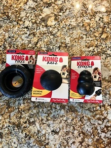 KONG Extreme Dog Toys Medium Bundle - Picture 1 of 4