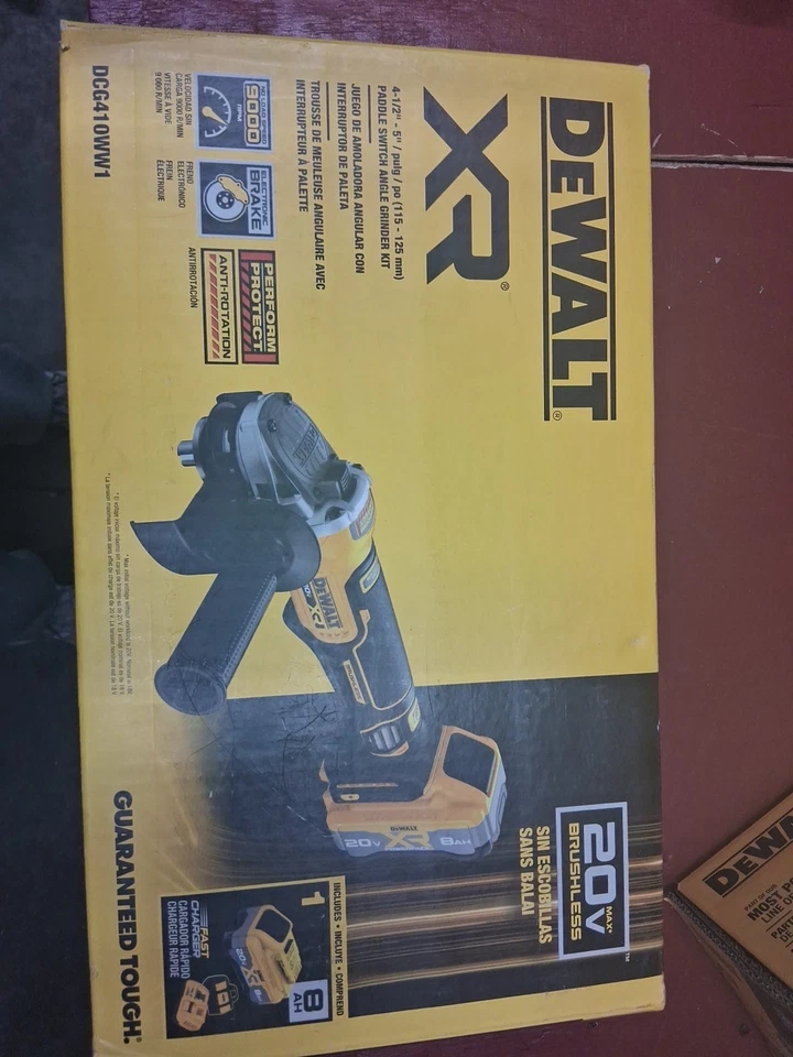 DEWALT 20V MAX Li-Ion Inalámbrico 4-1/2-5 pulgadas Kit de Amoladora Angular 8Ah Bolsa Cargador de Batería Foto 1 de 1
