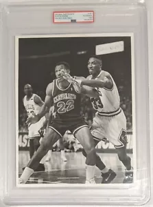 PSA Type 1 - Pippen vs Nance, with Michael Jordan - 1992 NBA Eastern Conf Game 5 - Picture 1 of 6