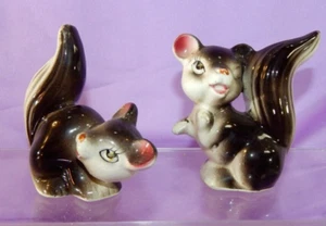 Vintage 1950's Salt & Pepper Shaker Cottage Critters Skunks Made In Japan - Picture 1 of 9