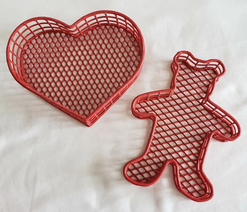 2 Pc Vintage Valentine's Day Red Wire Mesh Design Heart & Bear Baskets Cover