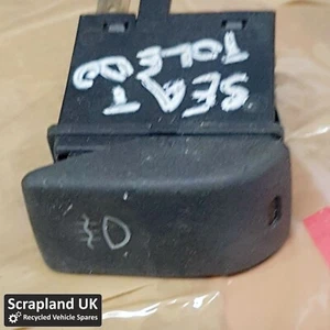 Interruptor de luz antiniebla trasera SEAT TOLEDO MK1 tipo 1L; 1991-1999 1L0941535B - Imagen 1 de 2