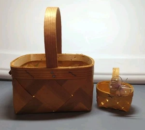 Vintage Market Baskets  - Picture 1 of 11