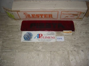 FASCIONE RIFRANGENTE COFANO BAULE POSTERIORE FORD FIESTA MK1 LESTER - Foto 1 di 1